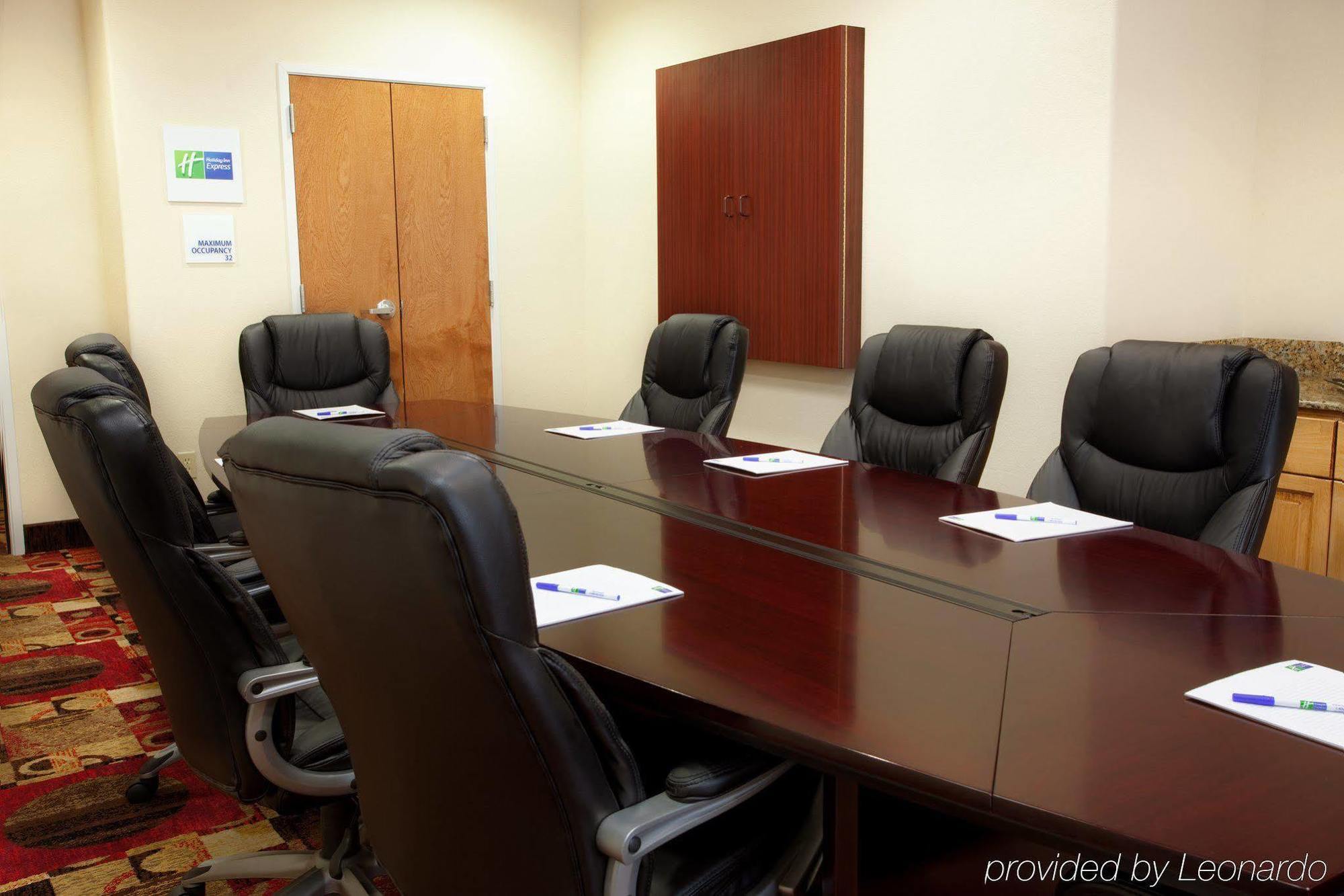 Holiday Inn Express & Suites Lafayette South By Ihg Удобства фото